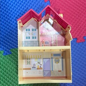 Bluey small toy play house